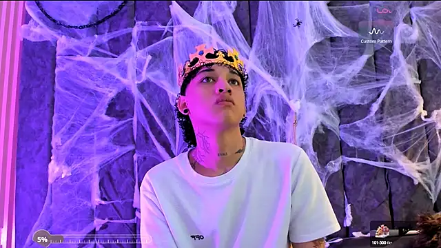 Snapshot of DustinandJordan chatting on October 13, 2025, 6:13 am DustinandJordan online show from October 13, 2025, 6:13 am