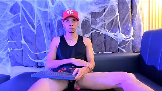 Snapshot of DustinandJordan chatting on October 15, 2025, 4:56 am DustinandJordan online show from October 15, 2025, 4:56 am