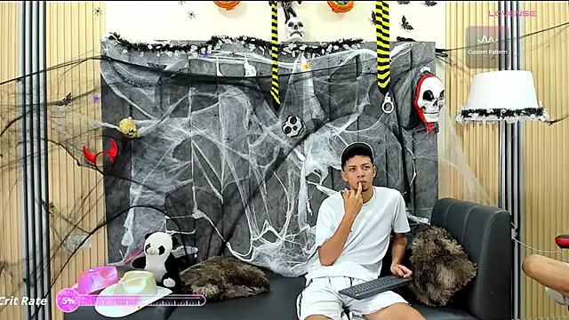 Snapshot of DustinandJordan chatting on October 19, 2025, 4:57 am DustinandJordan online show from October 19, 2025, 4:57 am