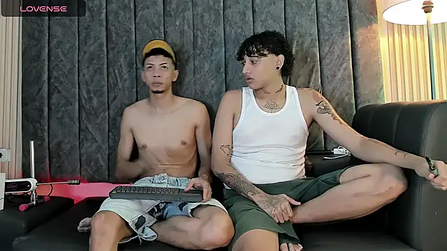 Snapshot of DustinandJordan chatting on November 6, 2025, 9:37 pm DustinandJordan online show from November 6, 2025, 9:37 pm