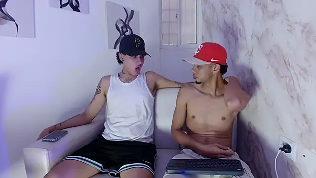 Snapshot of DustinandJordan chatting on November 13, 2025, 9:47 pm DustinandJordan online show from November 13, 2025, 9:47 pm