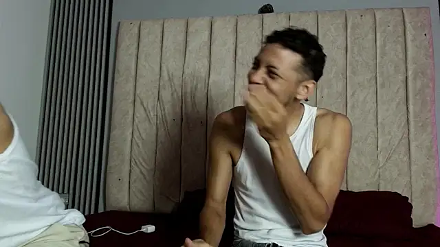 Snapshot of DustinandJordan chatting on November 19, 2025, 10:26 am DustinandJordan online show from November 19, 2025, 10:26 am