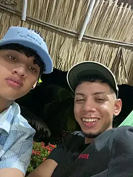 Snapshot of DustinandJordan chatting on November 23, 2025, 12:43 am DustinandJordan online show from November 23, 2025, 12:43 am