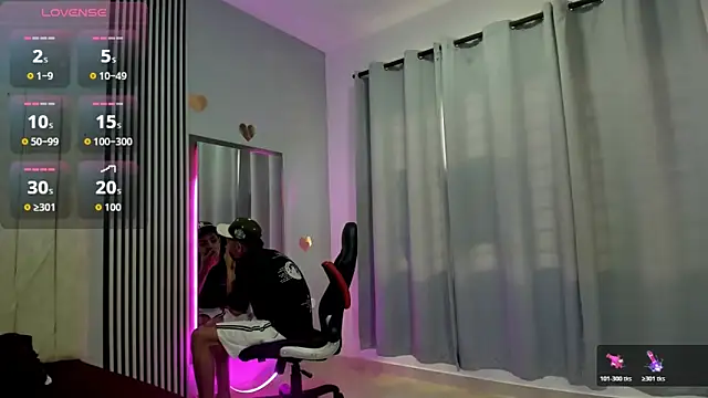 Snapshot of DustinandJordan chatting on November 27, 2025, 1:02 pm DustinandJordan online show from November 27, 2025, 1:02 pm