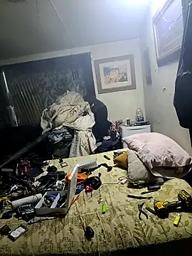 Snapshot of bearded_cross chatting on December 18, 2025, 5:13 am bearded cross online show from December 18, 2025, 5:13 am