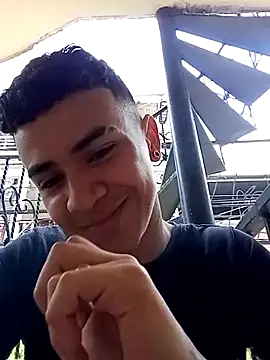 Snapshot of Andres_theking chatting on February 28, 2026, 5:47 pm Andres theking online show from February 28, 2026, 5:47 pm