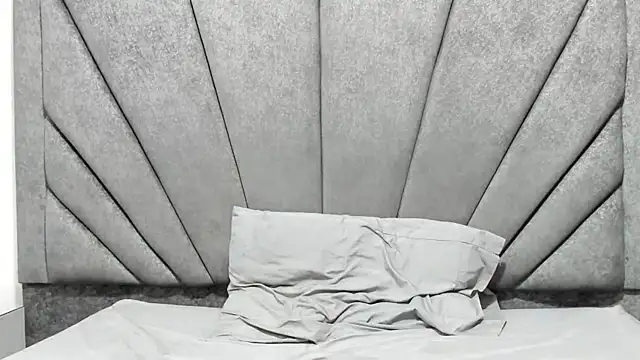 Snapshot of MielAndLeo chatting on November 20, 2025, 1:22 pm MielAndLeo online show from November 20, 2025, 1:22 pm