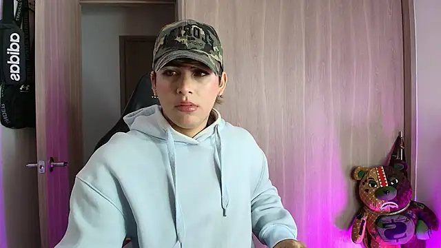 Snapshot of brunothompson3 chatting on September 10, 2025, 5:07 am brunothompson3 online show from September 10, 2025, 5:07 am