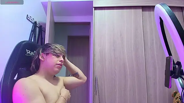 Snapshot of brunothompson3 chatting on October 10, 2025, 1:37 am brunothompson3 online show from October 10, 2025, 1:37 am