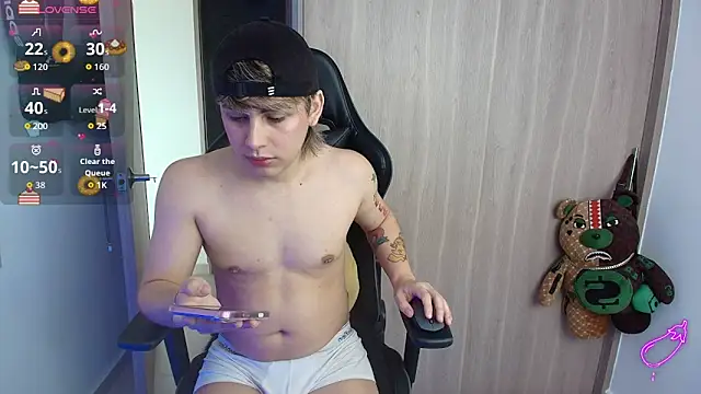 Snapshot of brunothompson3 chatting on October 13, 2025, 4:51 pm brunothompson3 online show from October 13, 2025, 4:51 pm