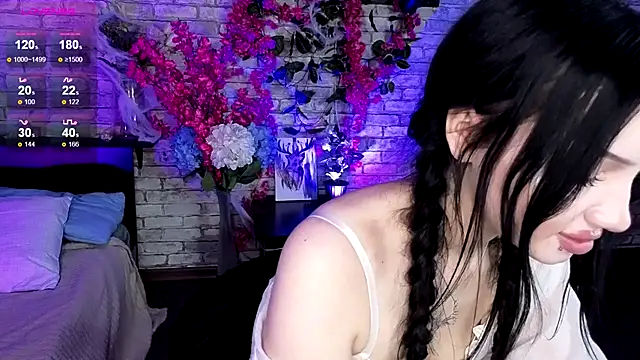 AkiraAsai online show from November 4, 2025, 8:41 pm