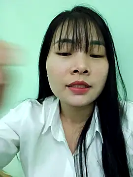 Nice-love online show from September 18, 2025, 1:40 am