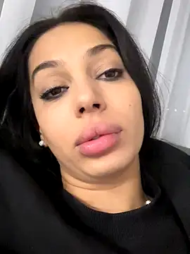 Bella Vixen  online show from November 5, 2025, 12:10 am