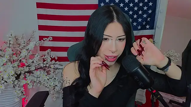 venomeowww   online show from March 6, 2026, 4:09 am