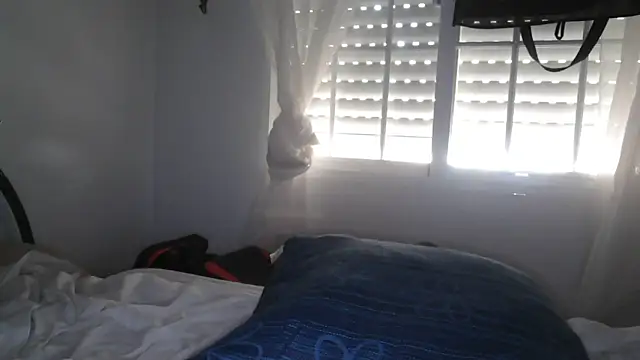 Snapshot of yumara351 chatting on April 24, 2026, 10:28 am yumara351 online show from April 24, 2026, 10:28 am