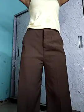 Snapshot of Nisha_cam12 chatting on October 6, 2025, 5:10 pm Nisha cam12 online show from October 6, 2025, 5:10 pm