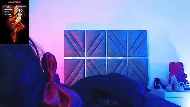 Snapshot of AlombraMorris chatting on November 27, 2025, 12:07 pm AlombraMorris online show from November 27, 2025, 12:07 pm