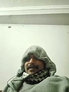 vardh033 online show from December 22, 2025, 1:41 pm