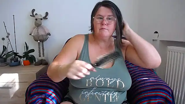 Snapshot of icyheart888 chatting on October 19, 2025, 11:44 am icyheart888 online show from October 19, 2025, 11:44 am