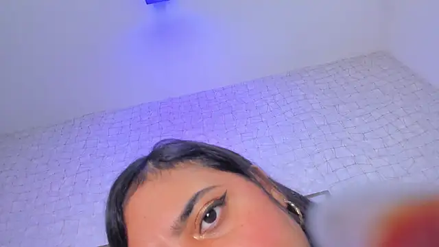 thalia888  online show from April 6, 2026, 7:59 pm