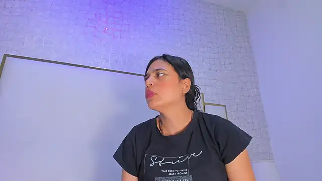 thalia888  online show from April 13, 2026, 7:08 pm