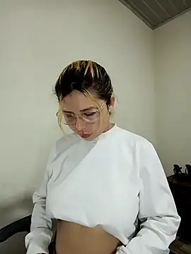 SiennaValera online show from October 8, 2025, 6:16 pm