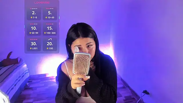 SiennaValera online show from November 20, 2025, 12:27 pm