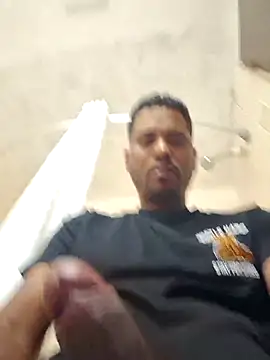 Snapshot of Danypeluche chatting on October 4, 2025, 4:21 am Danypeluche online show from October 4, 2025, 4:21 am