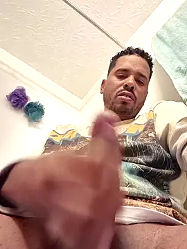 Snapshot of Danypeluche chatting on November 1, 2025, 4:03 am Danypeluche online show from November 1, 2025, 4:03 am