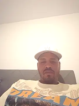 Snapshot of Danypeluche chatting on November 2, 2025, 5:10 am Danypeluche online show from November 2, 2025, 5:10 am