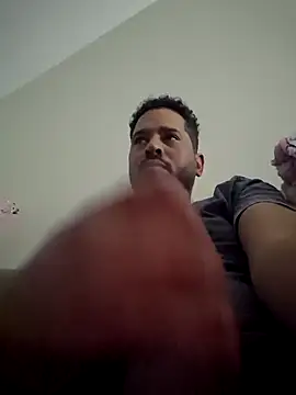 Snapshot of Danypeluche chatting on November 11, 2025, 7:19 am Danypeluche online show from November 11, 2025, 7:19 am