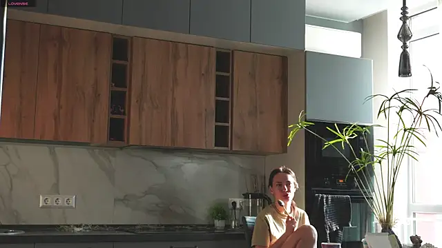 Anny Molly online show from November 16, 2025, 6:08 am