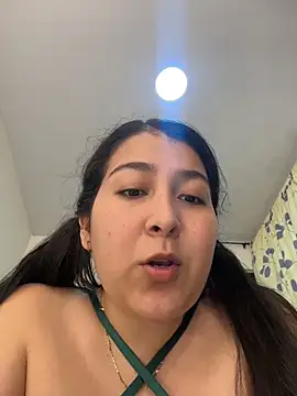 evelyn 1702 online show from May 5, 2026, 8:50 pm