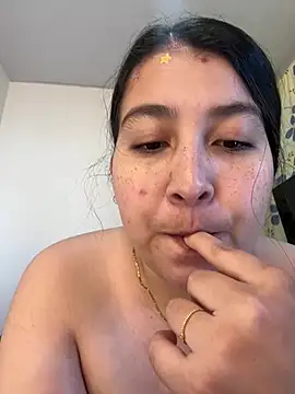 evelyn 1702 online show from July 30, 2026, 7:24 pm