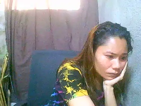 Snapshot of Sweeetgurll chatting on June 4, 2026, 1:33 am Sweeetgurll online show from June 4, 2026, 1:33 am