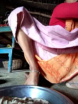 Snapshot of Monika_thakurr chatting on March 19, 2026, 4:27 am Monika thakurr online show from March 19, 2026, 4:27 am