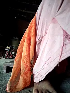 Snapshot of Monika_thakurr chatting on April 8, 2026, 1:49 am Monika thakurr online show from April 8, 2026, 1:49 am