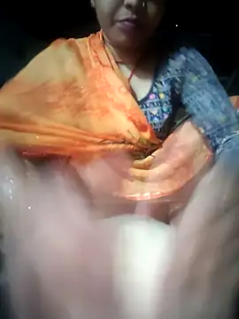 Snapshot of Monika_thakurr chatting on April 10, 2026, 12:27 am Monika thakurr online show from April 10, 2026, 12:27 am