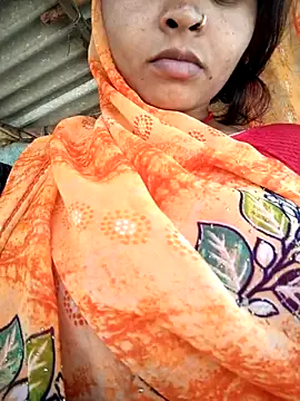 Snapshot of Monika_thakurr chatting on May 8, 2026, 5:35 am Monika thakurr online show from May 8, 2026, 5:35 am