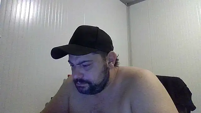 giuseppelovisi85 online show from September 15, 2025, 12:43 am