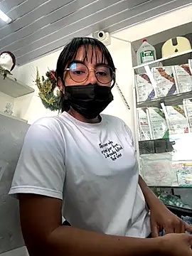 Snapshot of Kyra__Rose chatting on December 17, 2025, 6:47 pm Kyra Rose online show from December 17, 2025, 6:47 pm