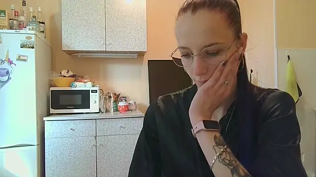 Snapshot of Lucy_Divine chatting on September 15, 2025, 10:48 am Lucy Divine online show from September 15, 2025, 10:48 am