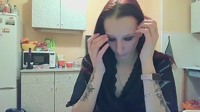 Snapshot of Lucy_Divine chatting on October 22, 2025, 2:17 pm Lucy Divine online show from October 22, 2025, 2:17 pm