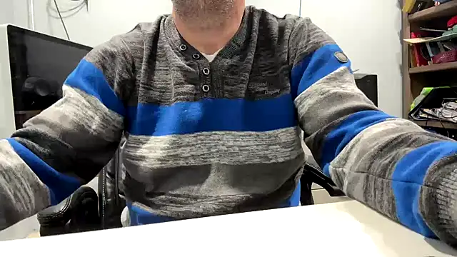 frankyjones8989 online show from November 25, 2025, 3:17 am