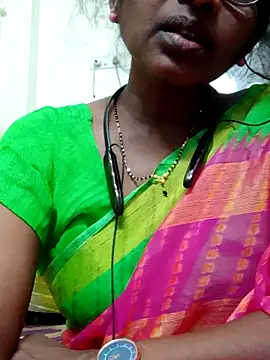 Snapshot of hotmahitha chatting on June 7, 2026, 7:17 pm hotmahitha online show from June 7, 2026, 7:17 pm