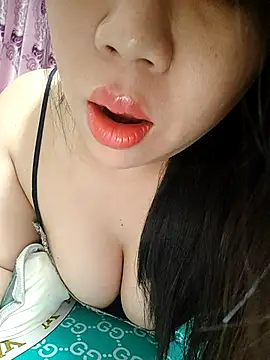 Snapshot of Julyy08 chatting on November 16, 2025, 12:55 pm Julyy08 online show from November 16, 2025, 12:55 pm