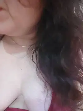 Julyy08 online show from May 19, 2026, 4:08 am