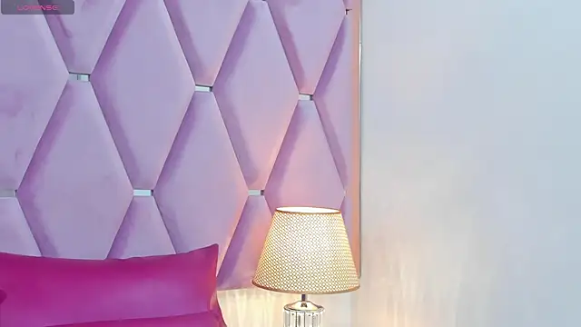 MaskedGirl  online show from November 27, 2025, 12:07 pm