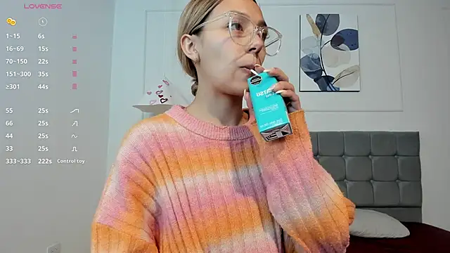 nikolevoshkie  online show from February 16, 2026, 7:54 pm