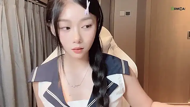 Makinghappymyself  online show from November 14, 2025, 9:52 am